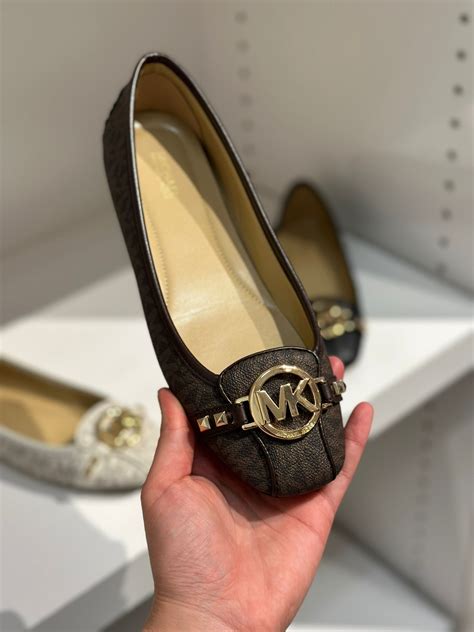 Michael Kors Kadın Babet Modelleri ve Fiyatları .